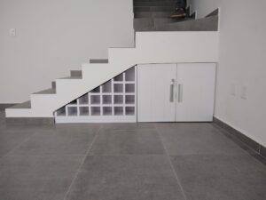 Clóset-de-escalera-PVC